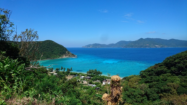 加計呂麻島の青の絶景